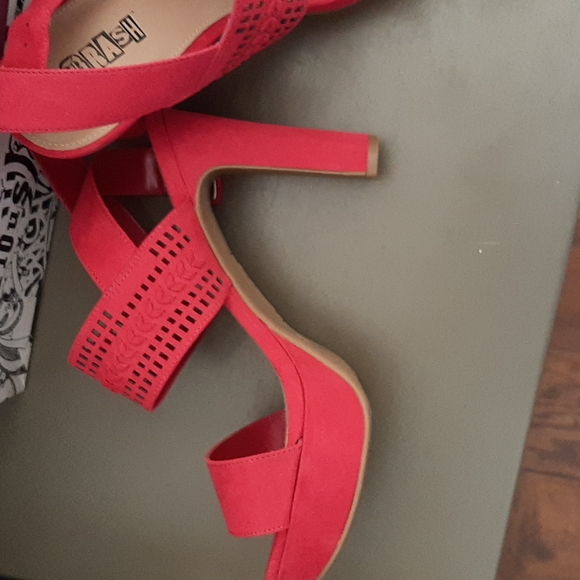 Brash sandals - Picture 2 of 4